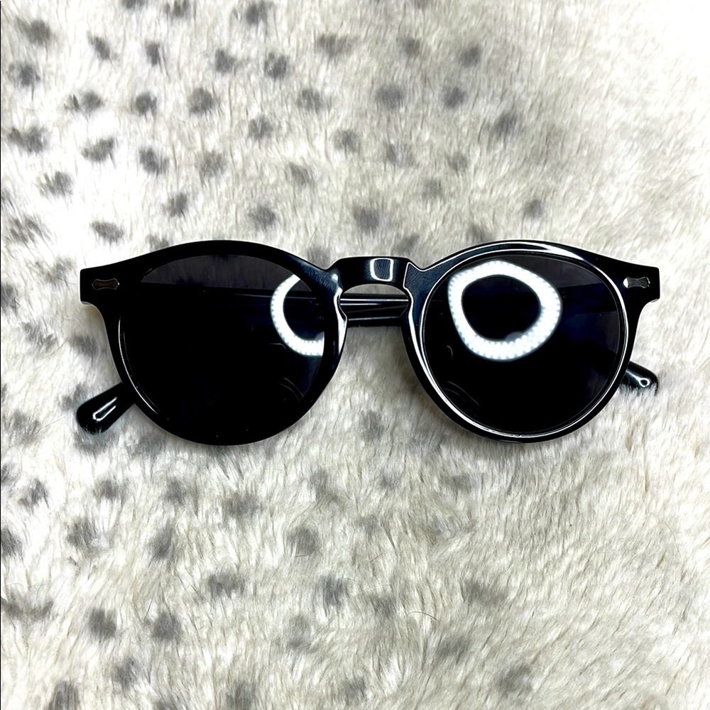 Polarized Stylish Black Round Sunglasses